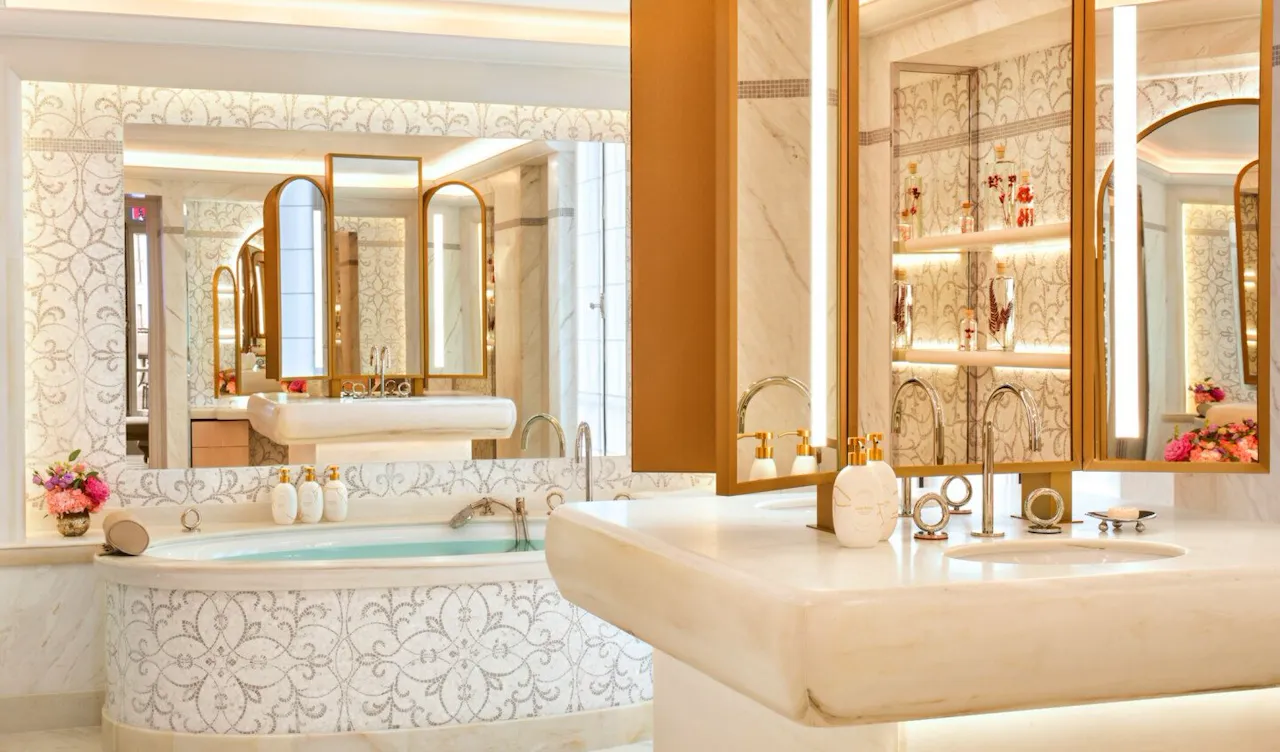 512 Royale Suite - Bathroom