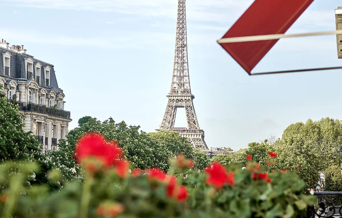 HPA_Eiffel Suite 261_0061_1200x1200