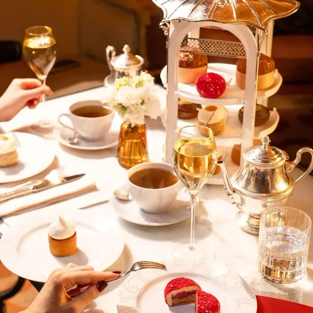 Hotel Plaza Athénée - Tea-Time La Galerie - Le Goûter d'Angelo Musa - Dorchester Collection