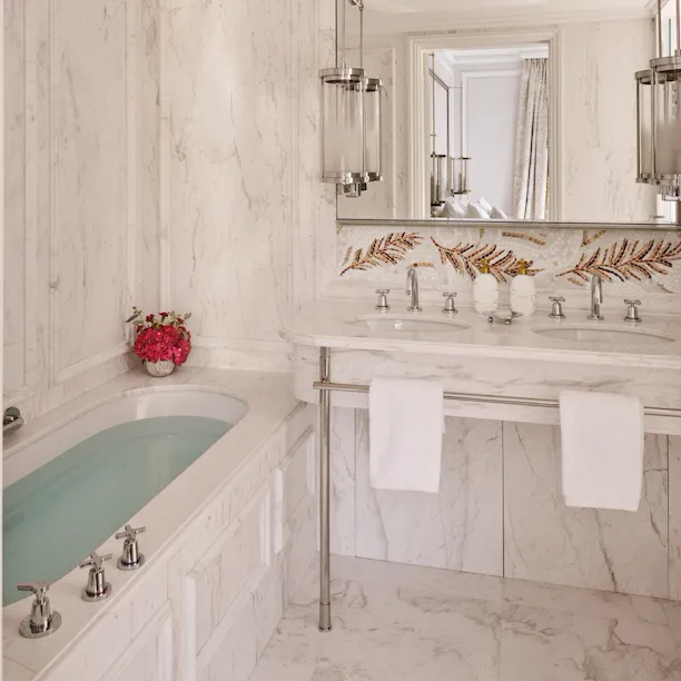 Deluxe Suite view av montaigne balcony HPA - #602