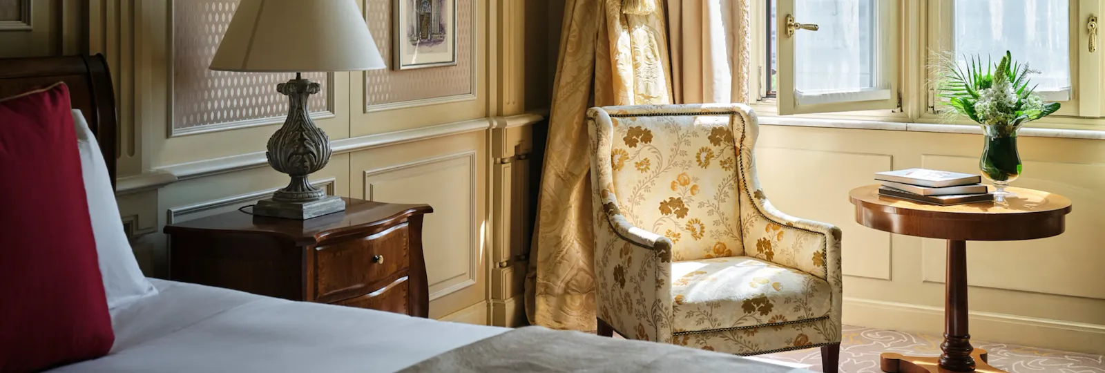 Deluxe room with natural light