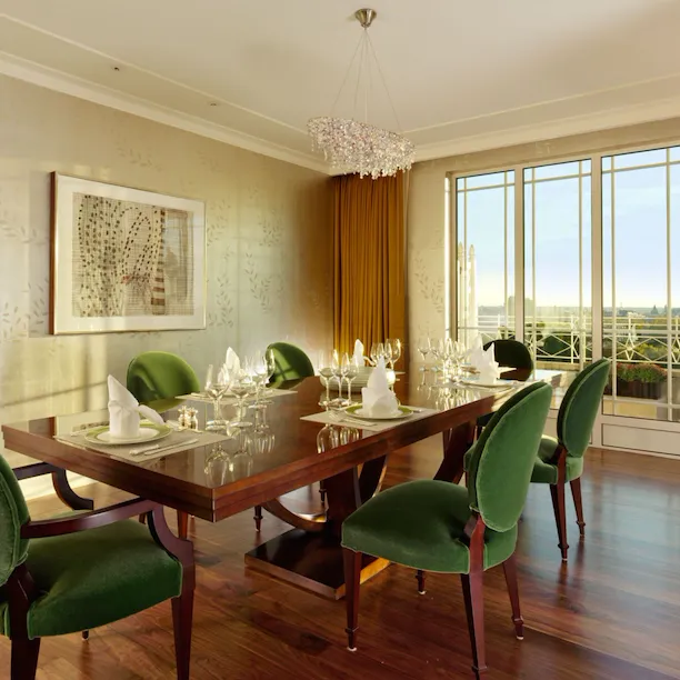 Harlequin Penthouse at The Dorchester dining room