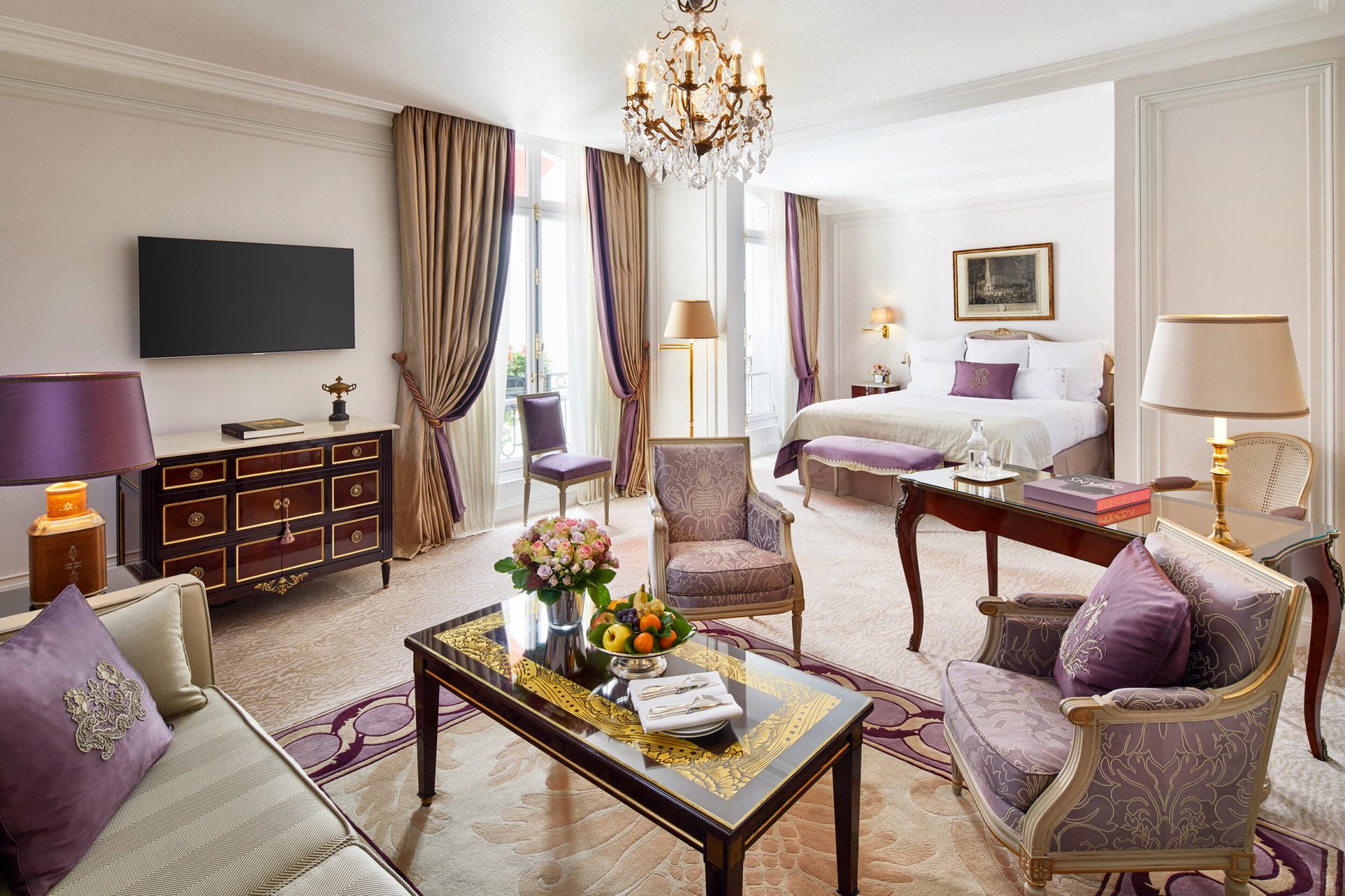 Deluxe Junior Suite at H tel Plaza Ath n e Dorchester Collection