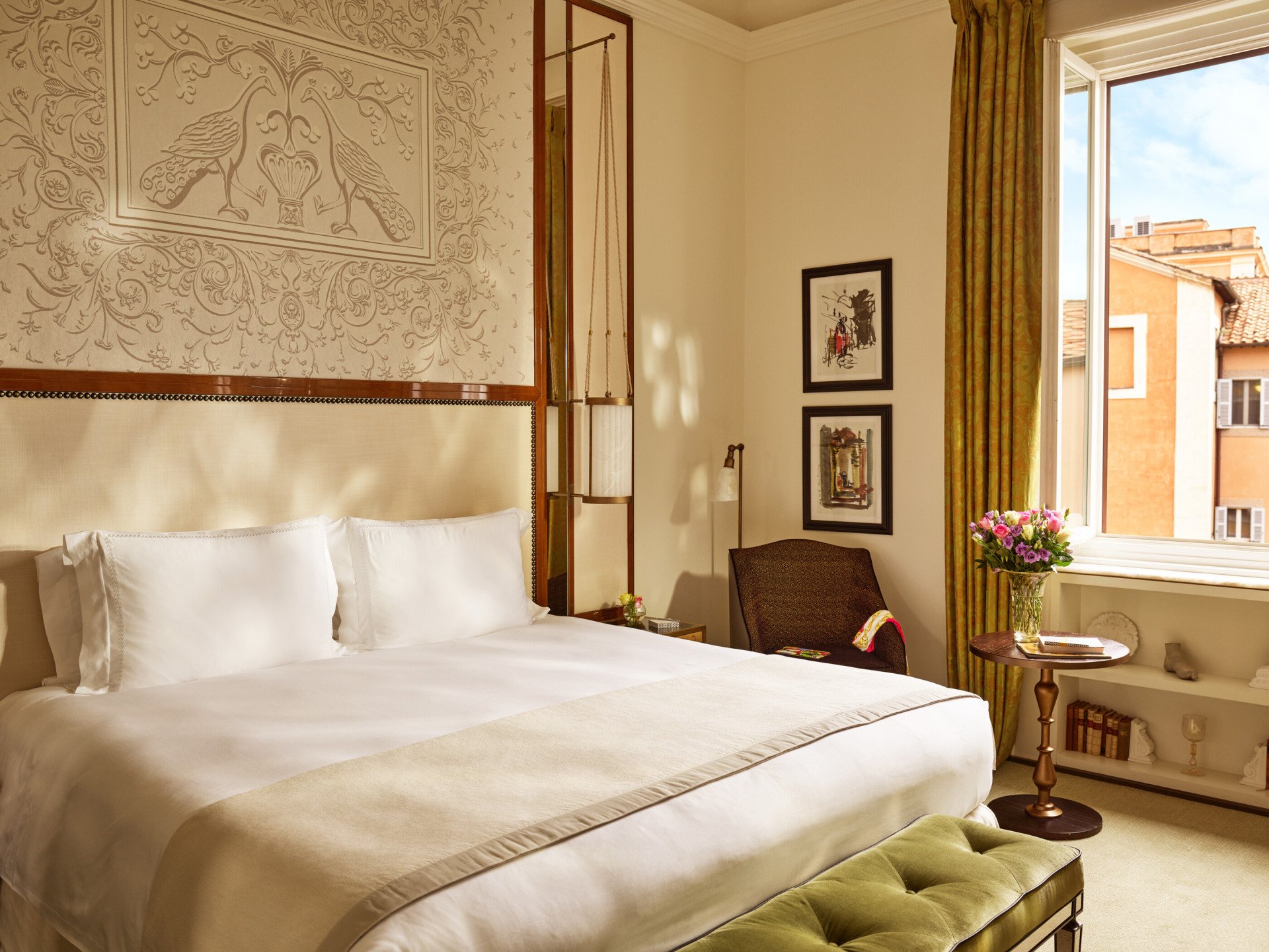 Rooms and suites at Hotel Eden | Dorchester Collection